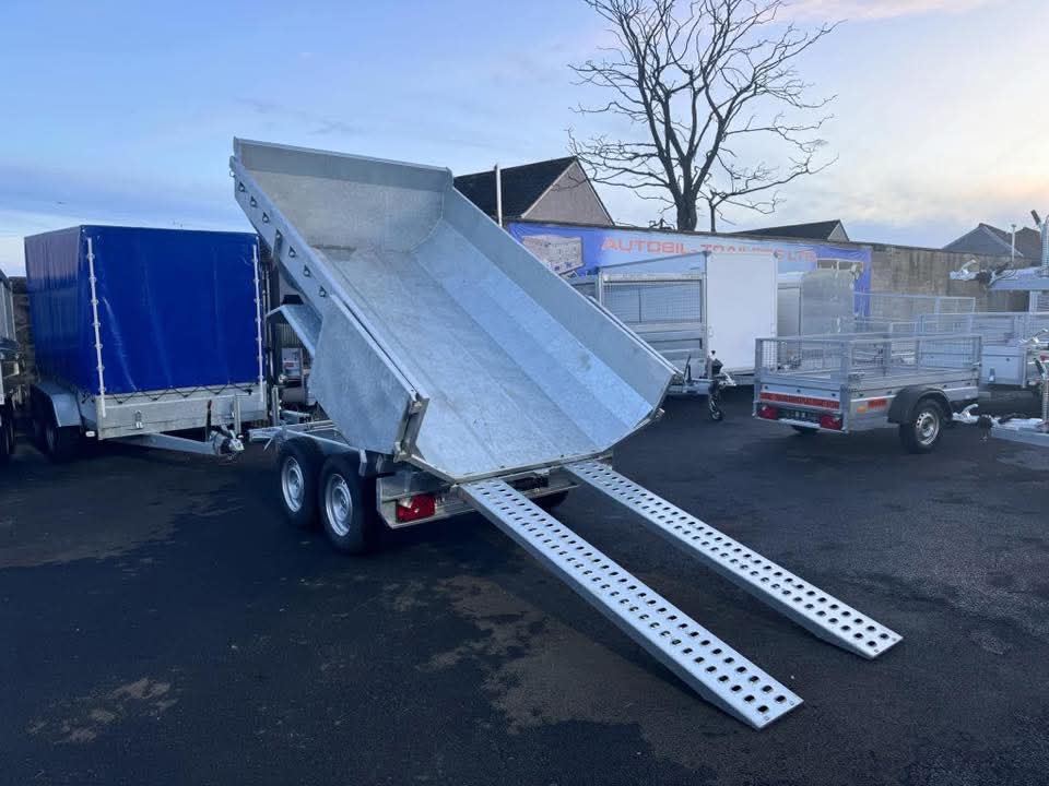 REMORQUE BENNE ÉLECTRIQUE ROBUSTE NIEWIADOW NEUVE + RAMPES 